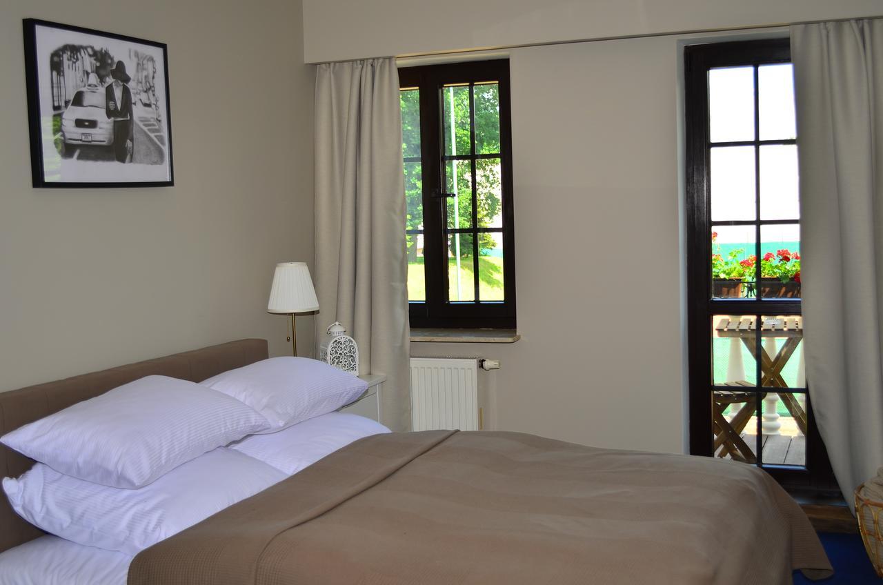 Szafirowy Dwor Hotel & Restauracja กลีวิตเซ ภายนอก รูปภาพ