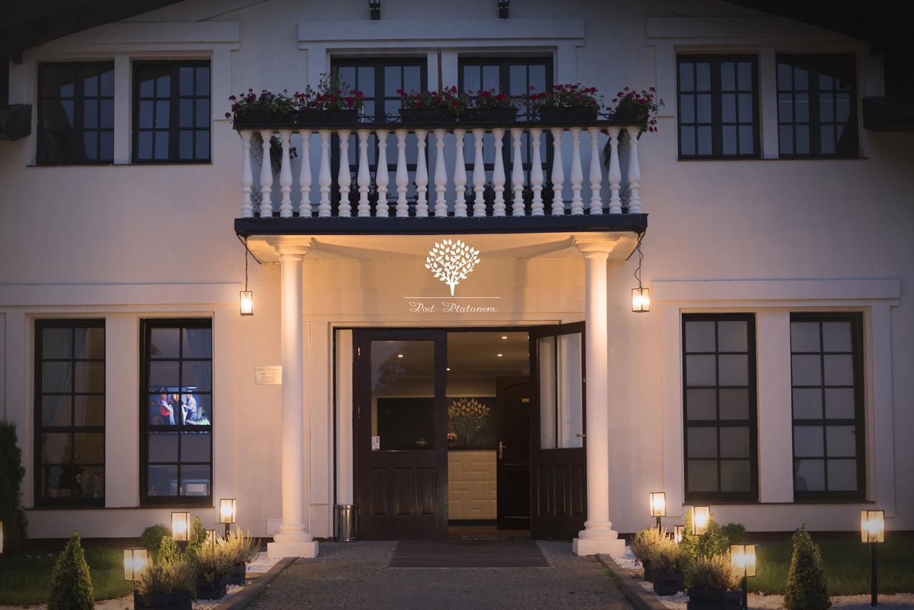 Szafirowy Dwor Hotel & Restauracja กลีวิตเซ ภายนอก รูปภาพ